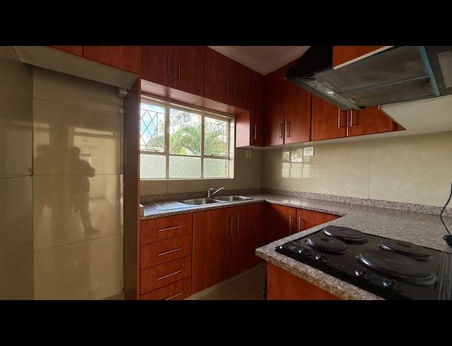 1 BEDROOM APARTMENT TO LET IN ESSENWOOD